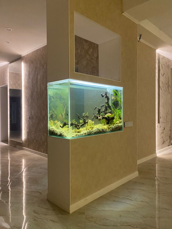 Изготовление аквариумов в стене